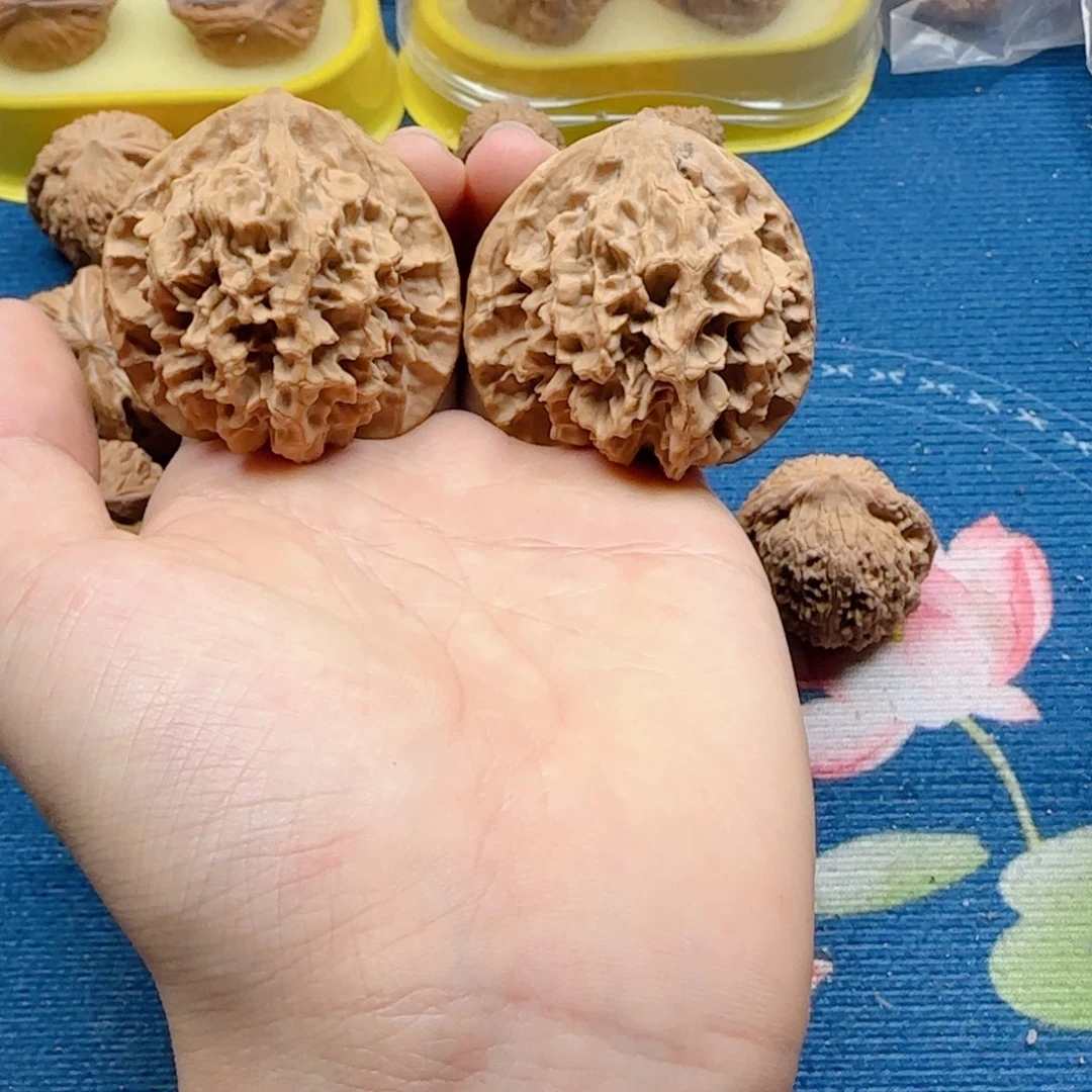 文玩核桃吊坠帝王48