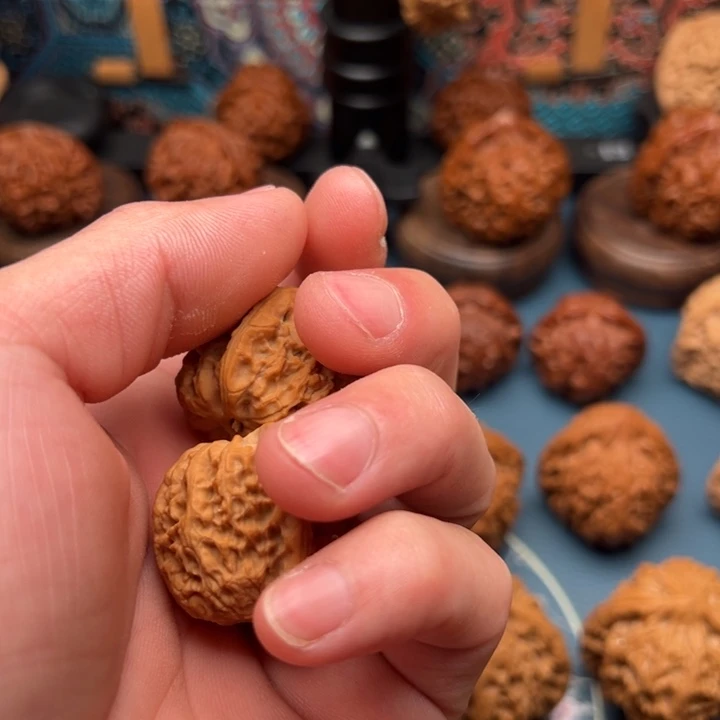 桃核吊坠太*发哥哥哥哥哥哥