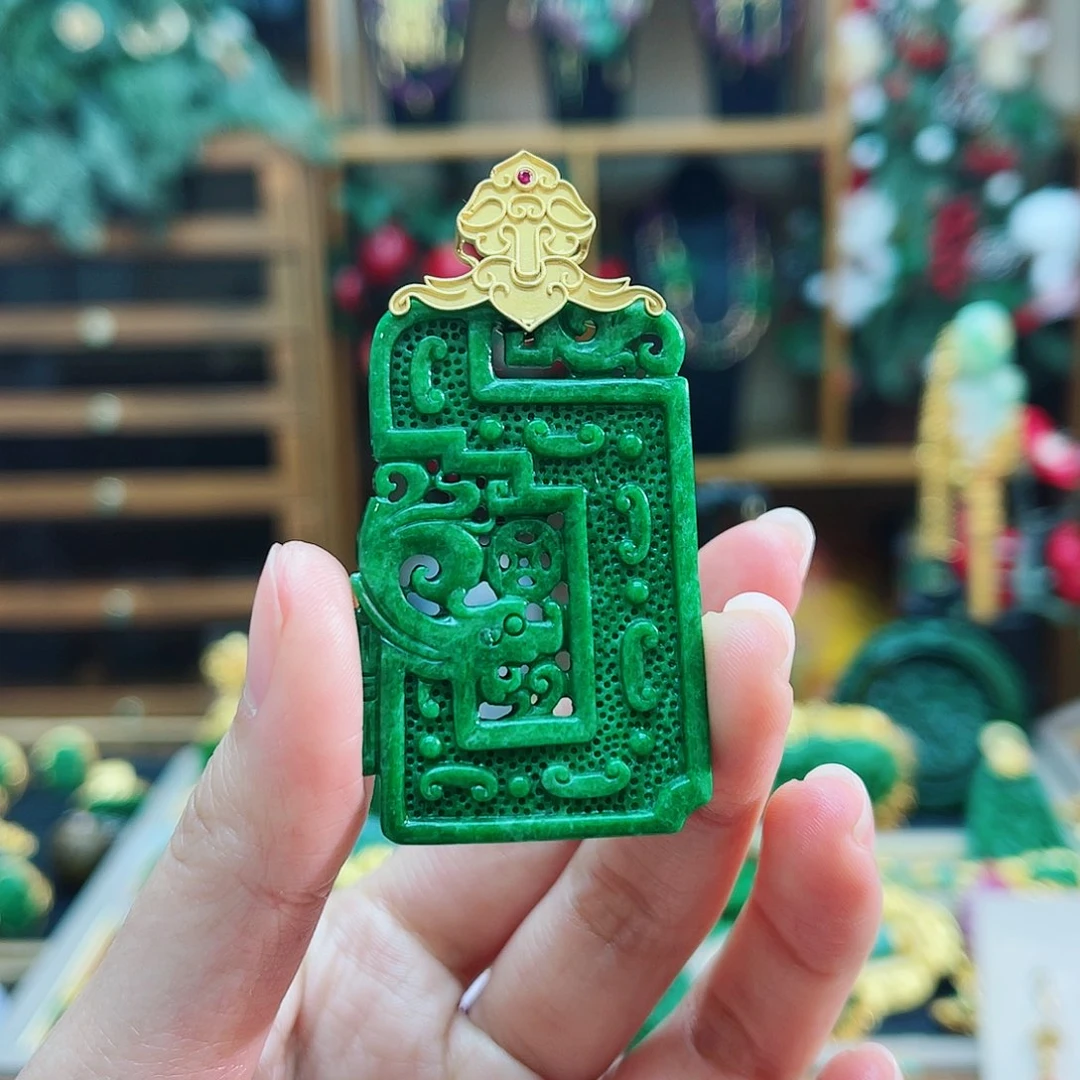 颈饰18K金镶嵌翡翠48小时鉴赏期1