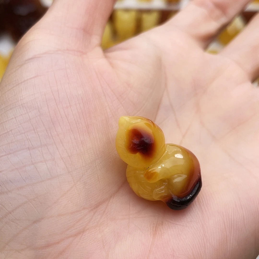 琥珀吊坠(赠链)未镶嵌