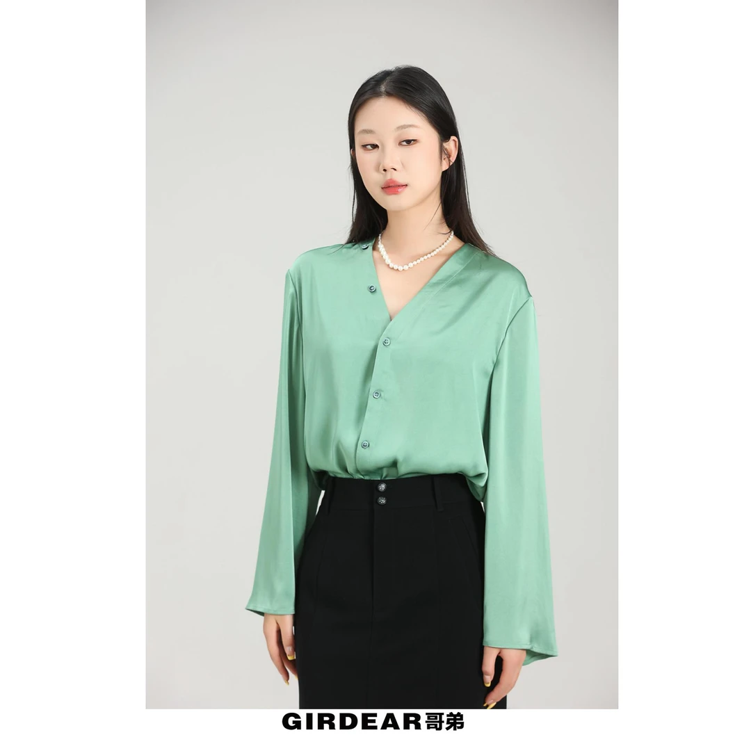 GIRDEAR/哥弟 早春新款气质百搭V领长袖垂感衬衫130002