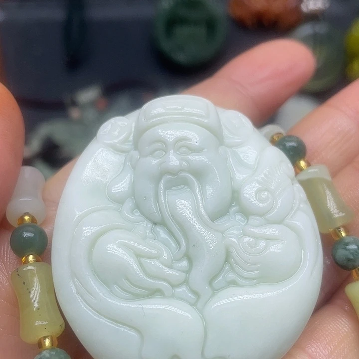 未镶嵌蛇纹石玉颈饰