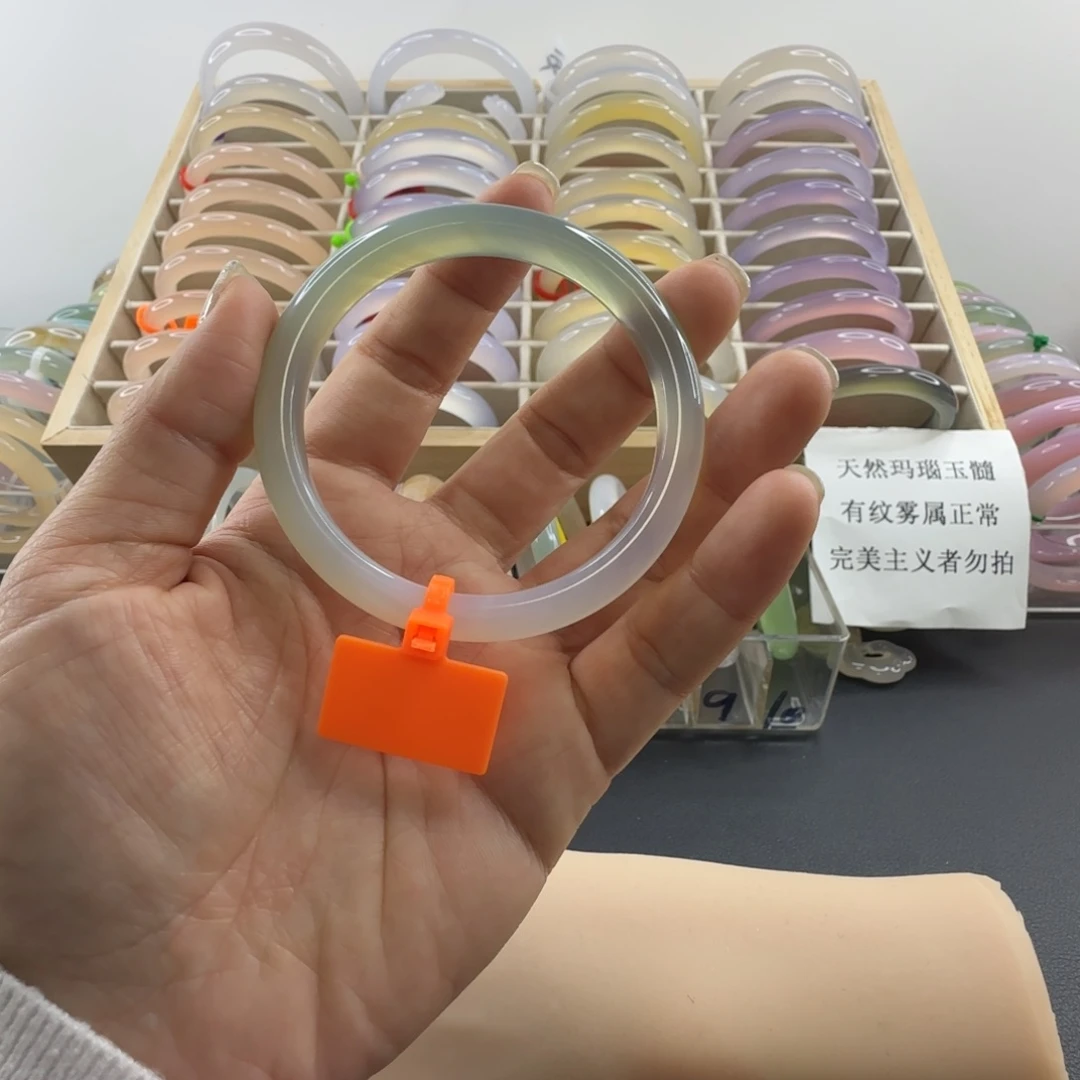 ****玛瑙/玉髓未镶嵌手镯