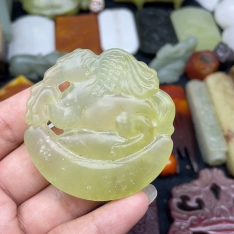 蛇纹石玉未镶嵌颈饰25
