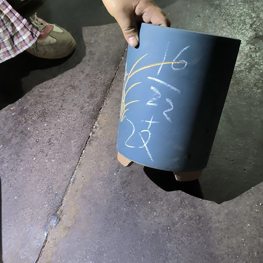 紫砂花盆紫砂花盆两只