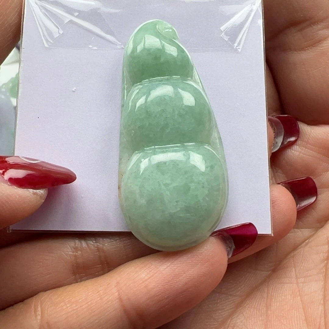 翡翠颈饰未镶嵌佛公