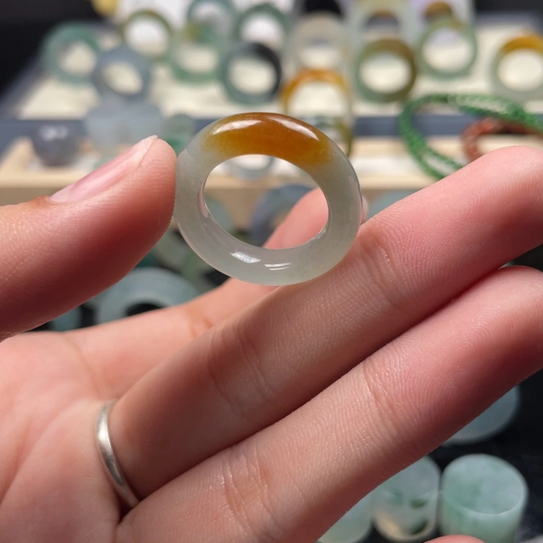 未镶嵌定制翡翠一抹红