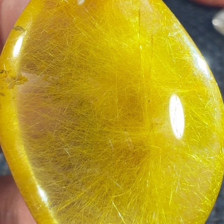 未镶嵌颈饰水晶杰*