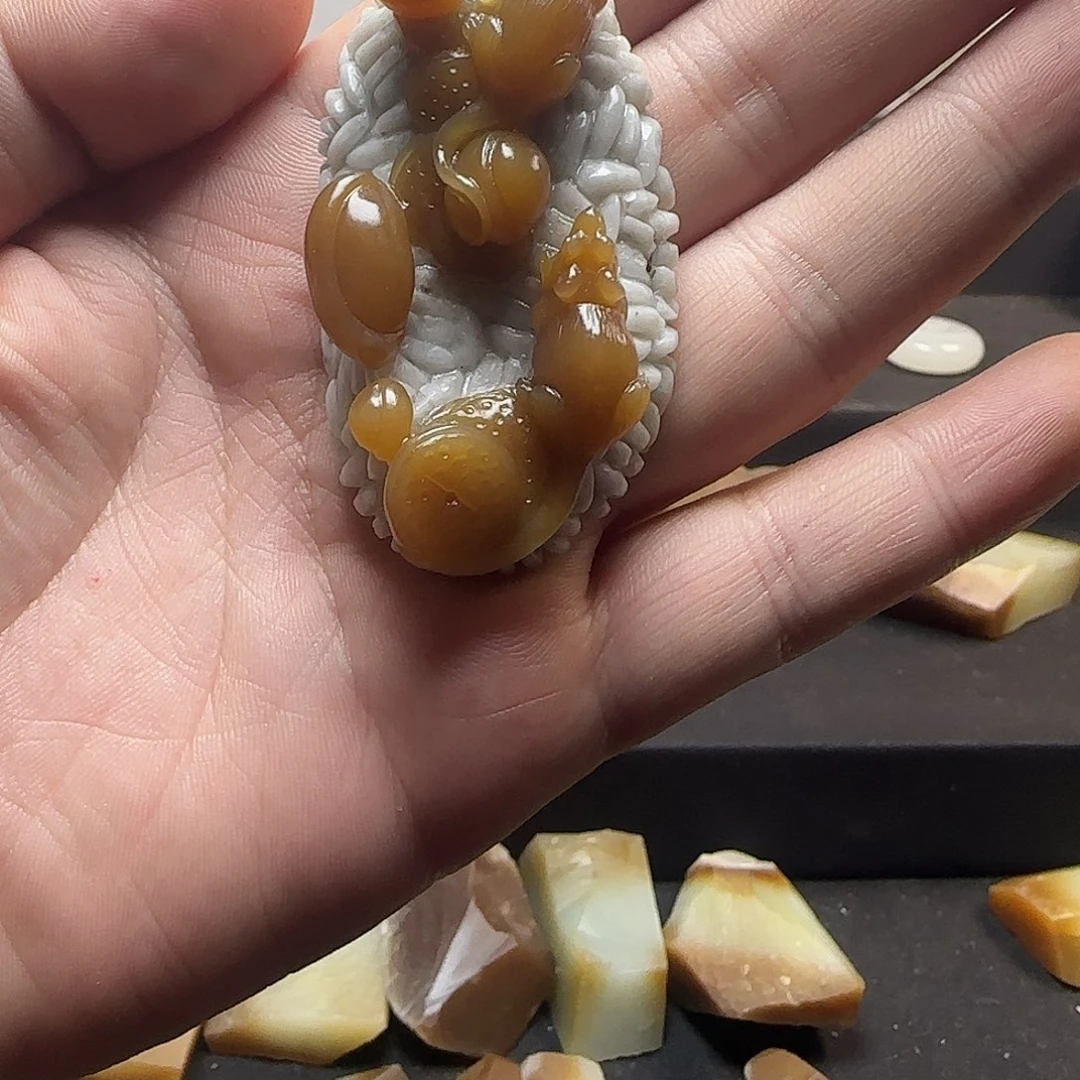 朝***雾和田玉未镶嵌珠宝奇石