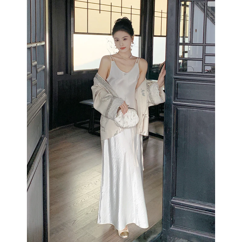 果果家 吊带A字裙中国风2025春季女装修身显瘦简约纯色连衣裙