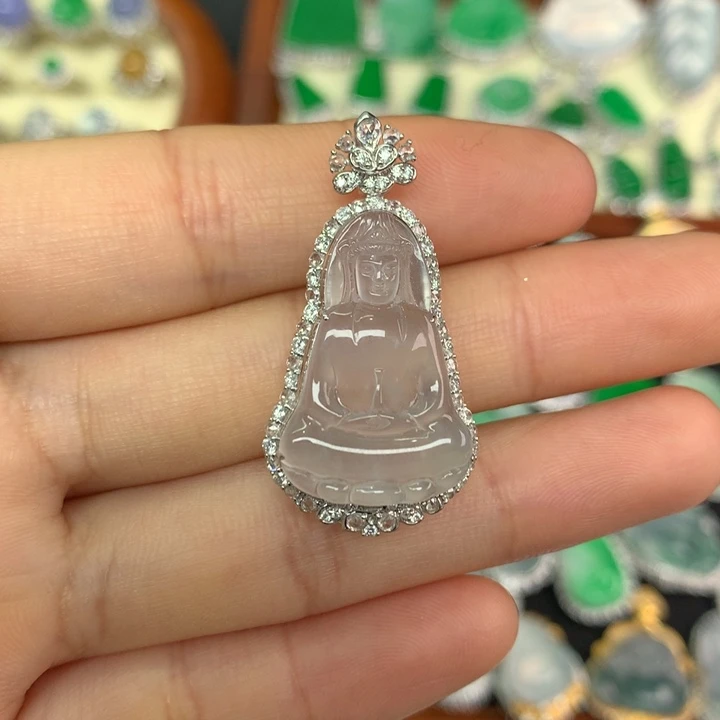 翡翠18K金镶嵌颈饰翡翠