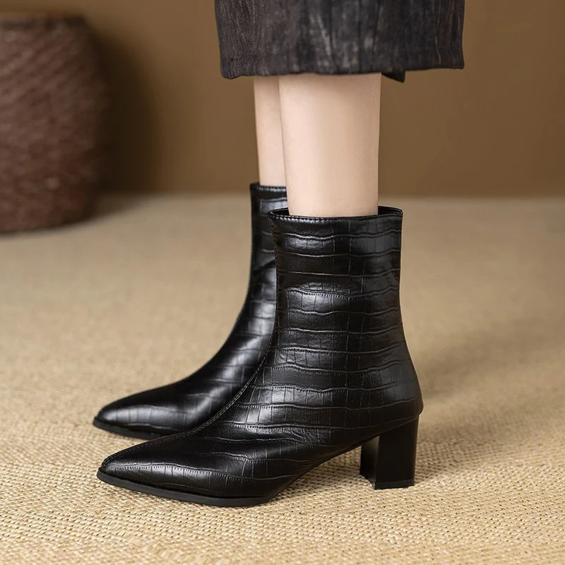 欧美高跟马丁靴粗跟瘦瘦靴新款秋冬复古百搭尖头短靴切尔西小踝靴