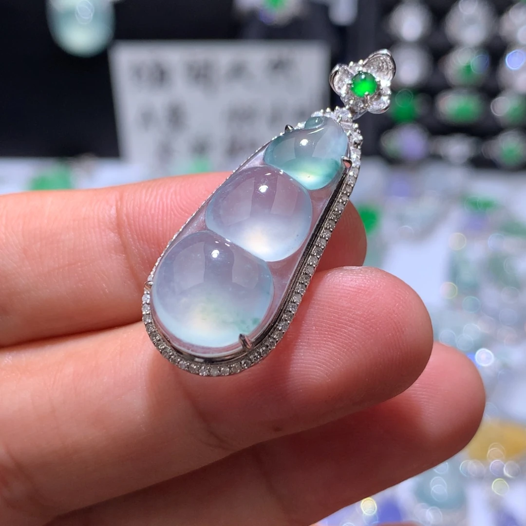 翡翠18K金镶嵌吊坠(赠链)