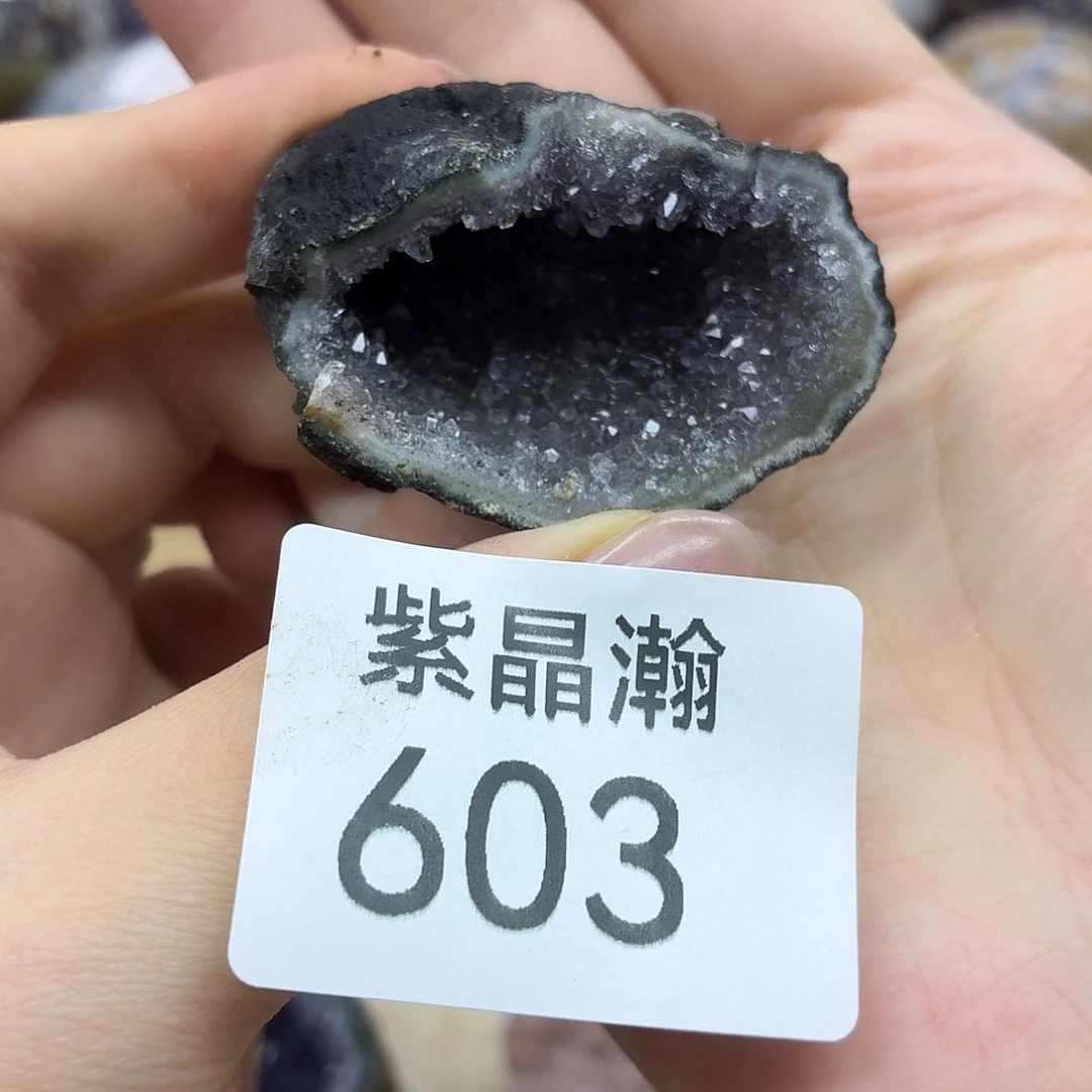 未镶嵌水晶大型摆件（非配饰）
