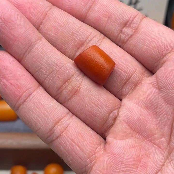 B***l琥珀未镶嵌裸石蜜蜡马蹄