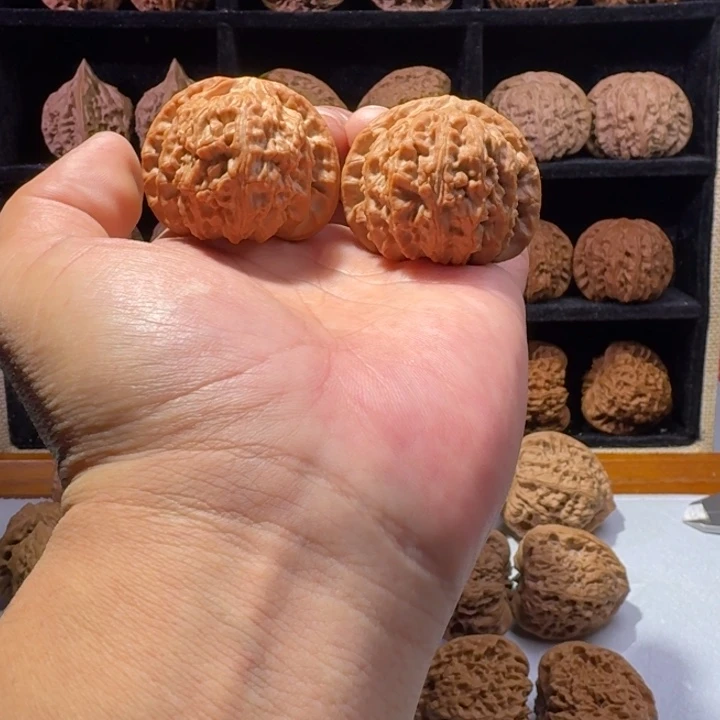 文玩核桃吊坠45球白