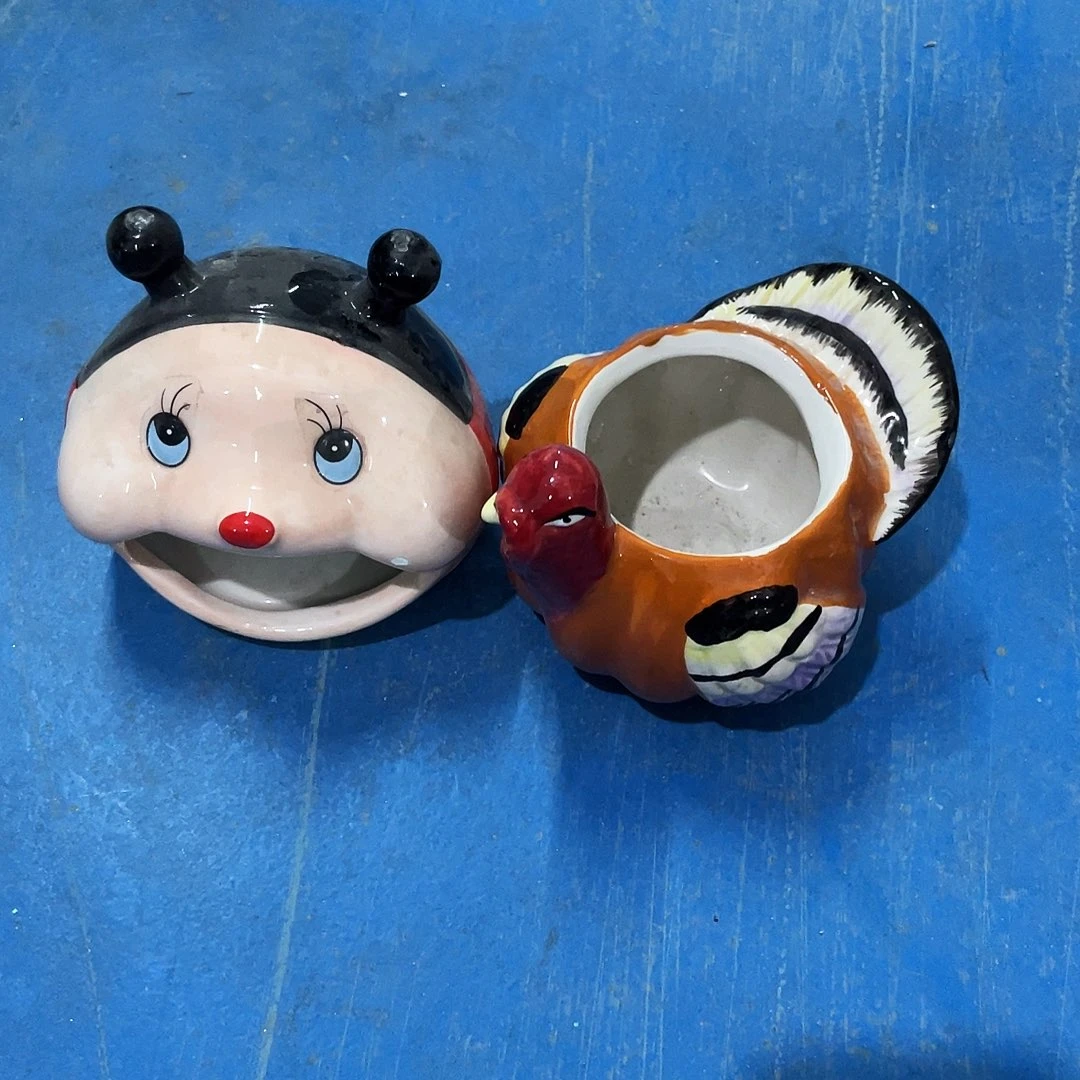 摆件大****馍  磕碰。封釉。