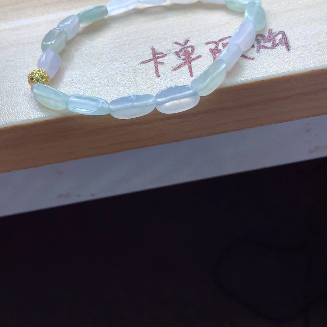 翡翠颈饰未镶嵌吊坠