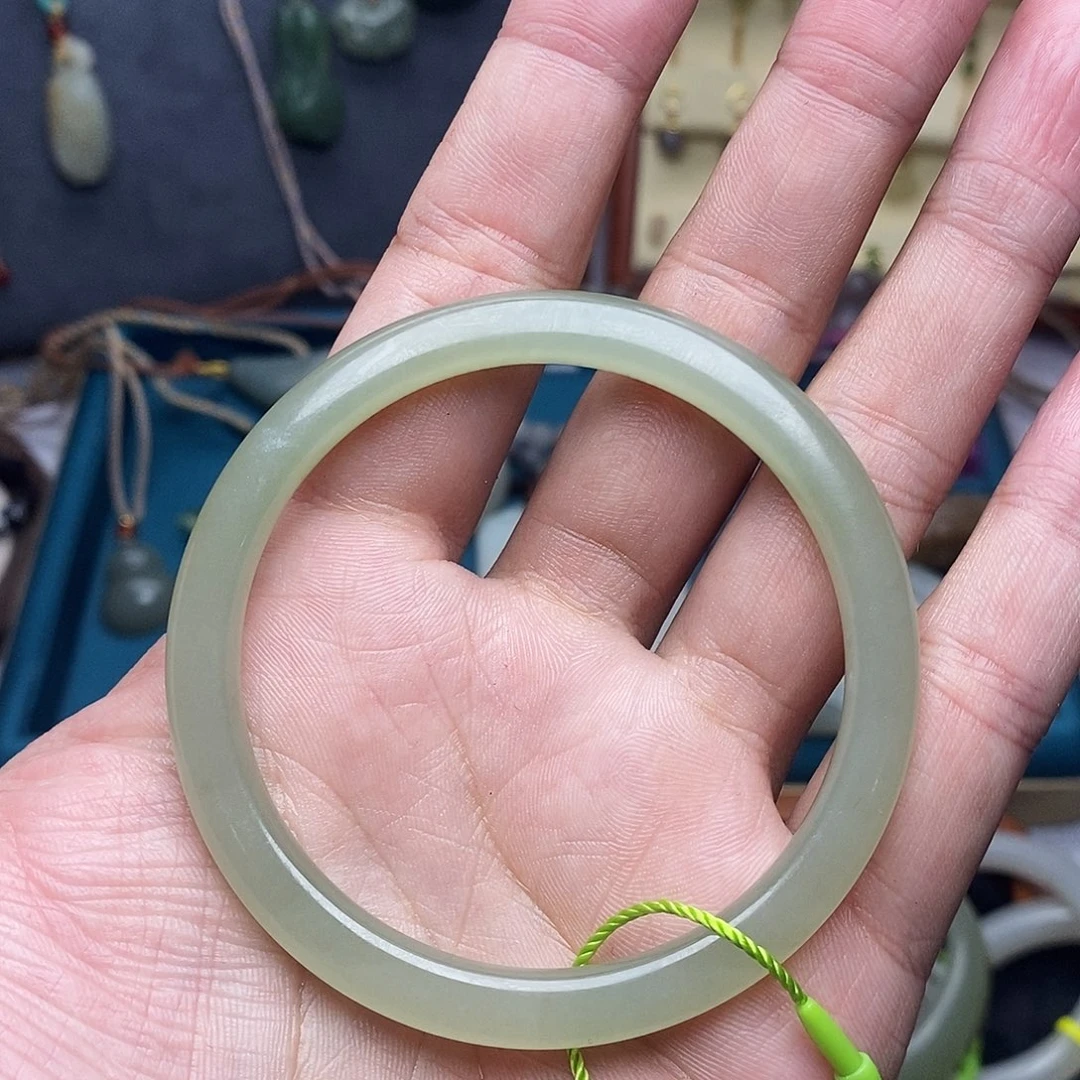 和田玉未镶嵌颈饰圈口59