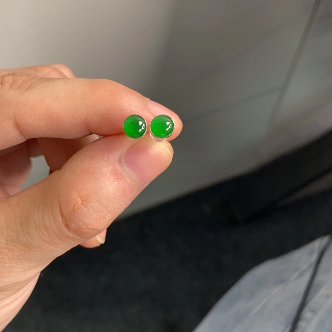 翡翠铂Pt950镶嵌耳钉翡翠