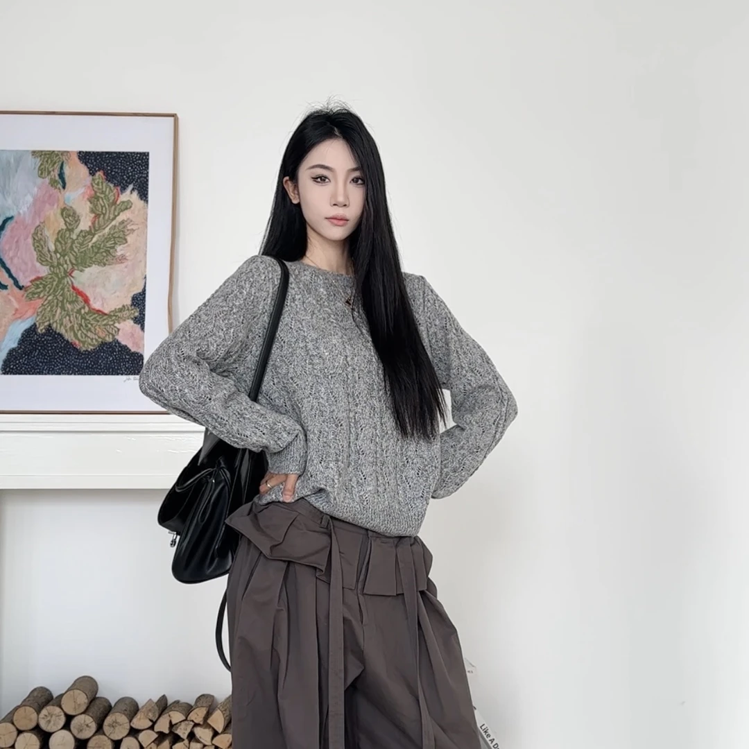 圆领绞花羊毛针织套头长袖可外穿针织毛衣