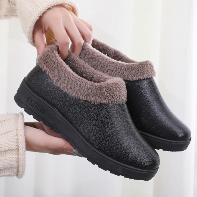 冬季女士老北京布鞋防滑保暖一脚蹬革拖中老年人PU面棉靴妈妈棉鞋