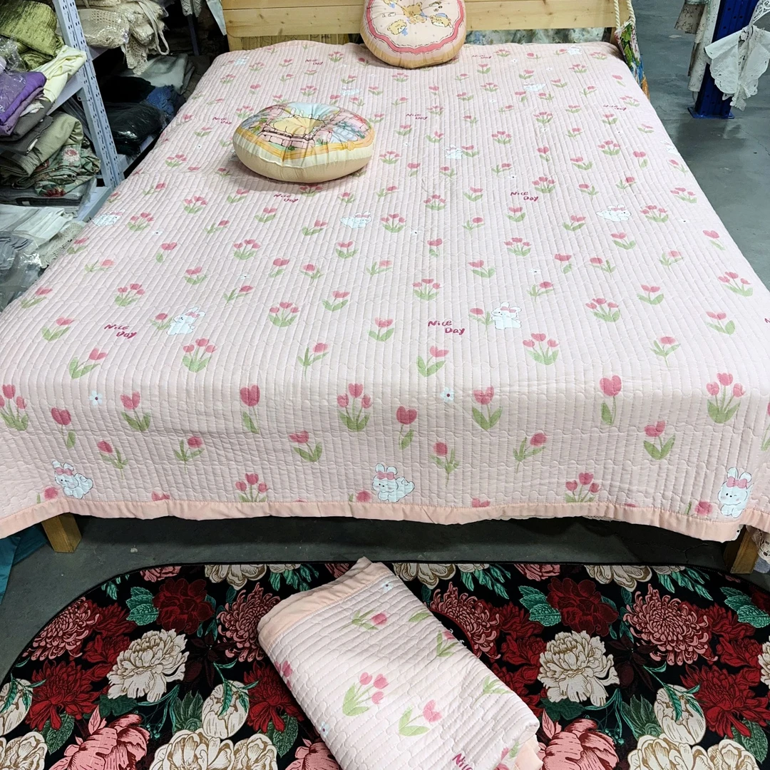 [粉花小兔]四季通用水洗棉床盖加棉多功能绗缝可机洗200*230cm