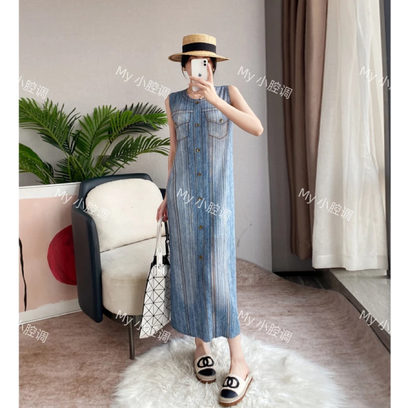 高端褶皱仿牛仔铜扣无袖连衣裙