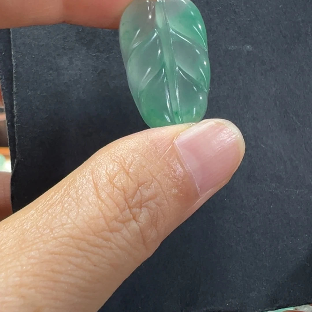 颈饰未镶嵌石英质玉