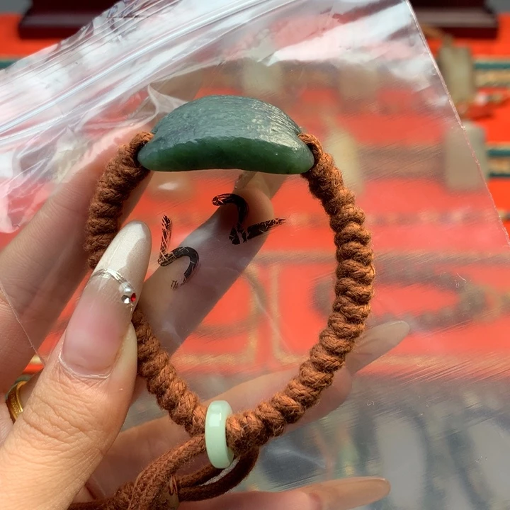 和田玉（糖玉）颈饰未镶嵌