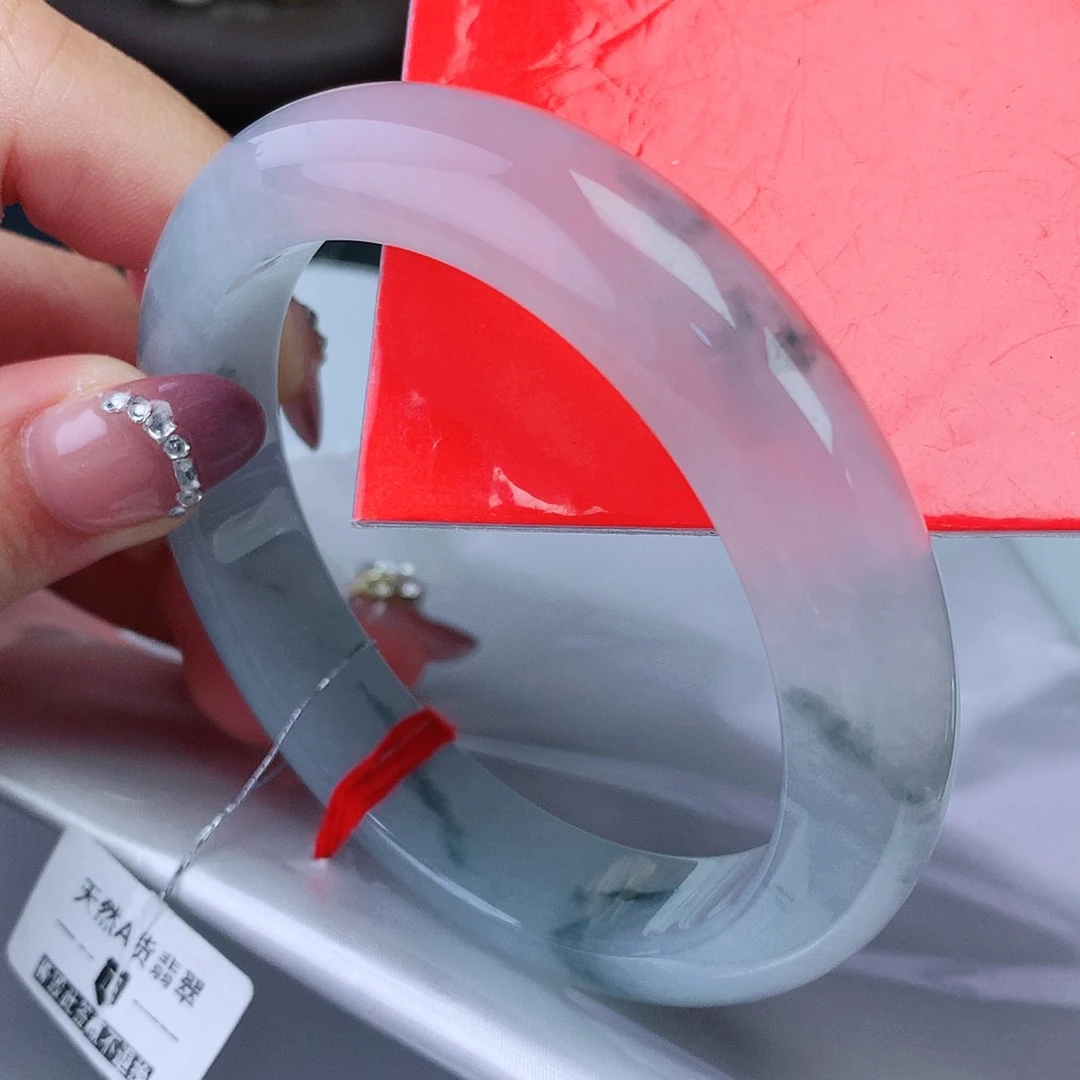 翡翠手镯未镶嵌59圈