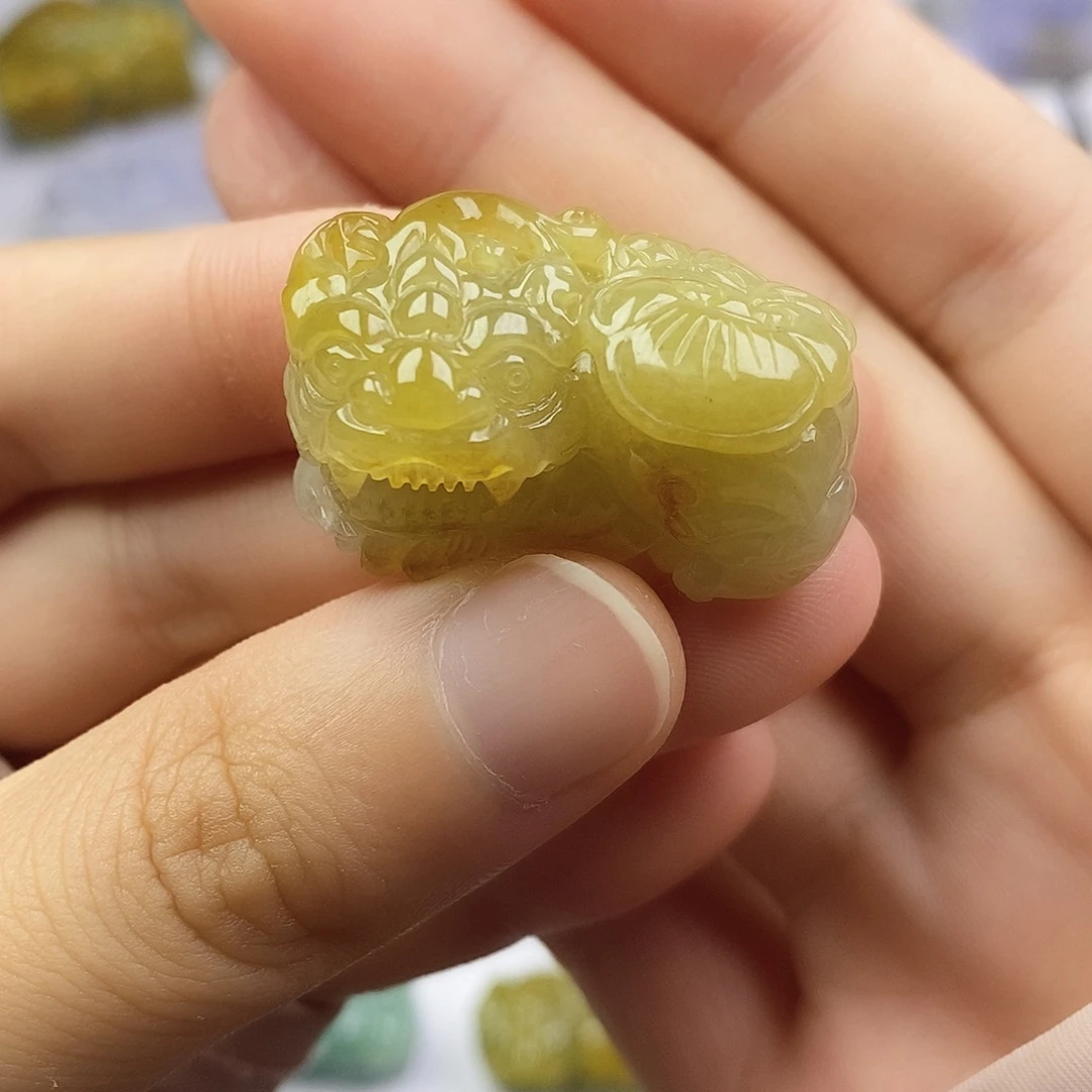 颈饰未镶嵌翡翠貔貅