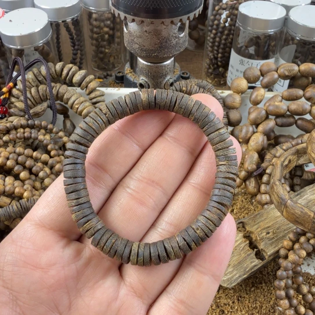 沉香沉香碎屑?**?➕沉水级：奇楠紫罗兰卡8单圈11.2克