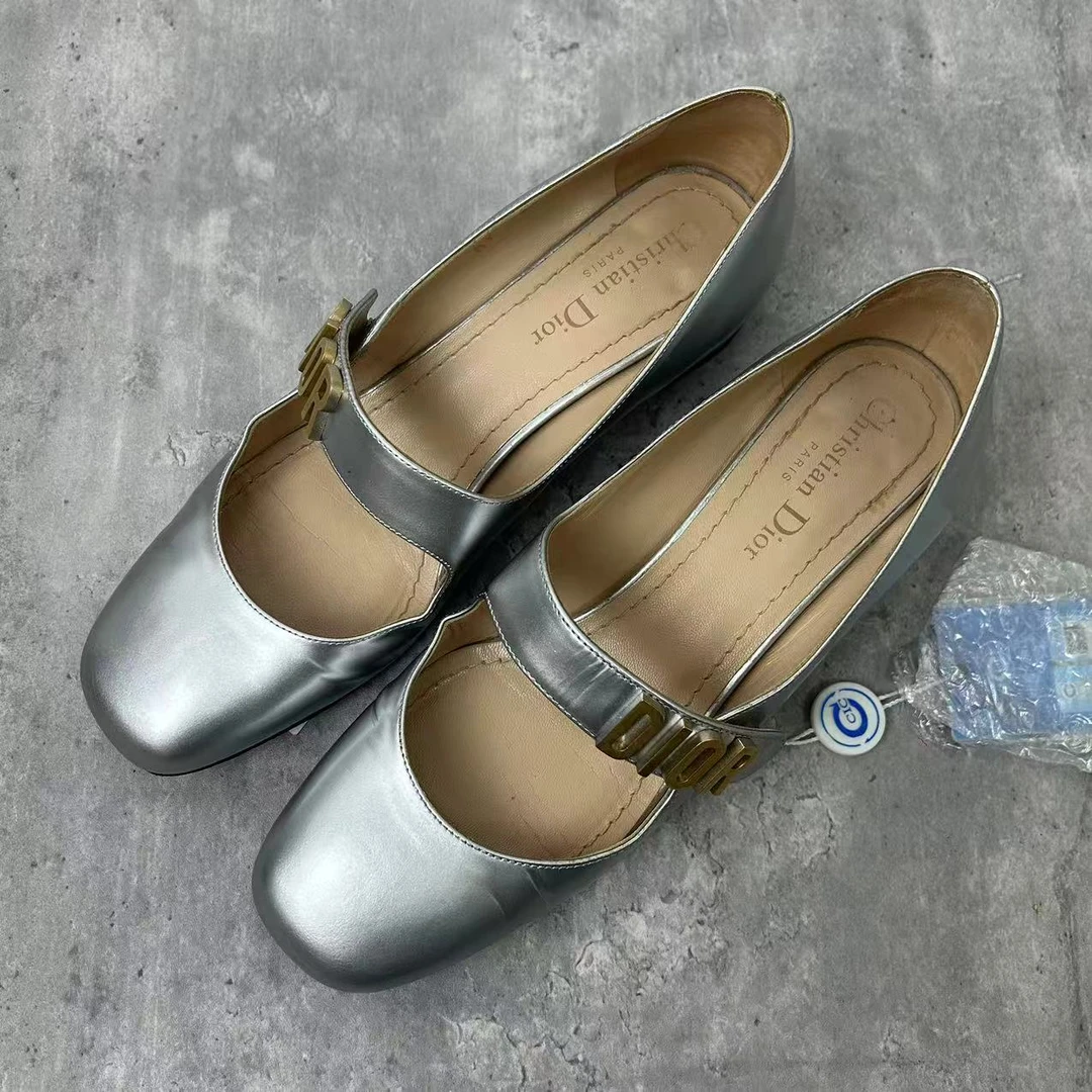 95新 DIOR/迪奥 38码/仔仔女鞋/银色一字带女士经典粗跟凉鞋 1579