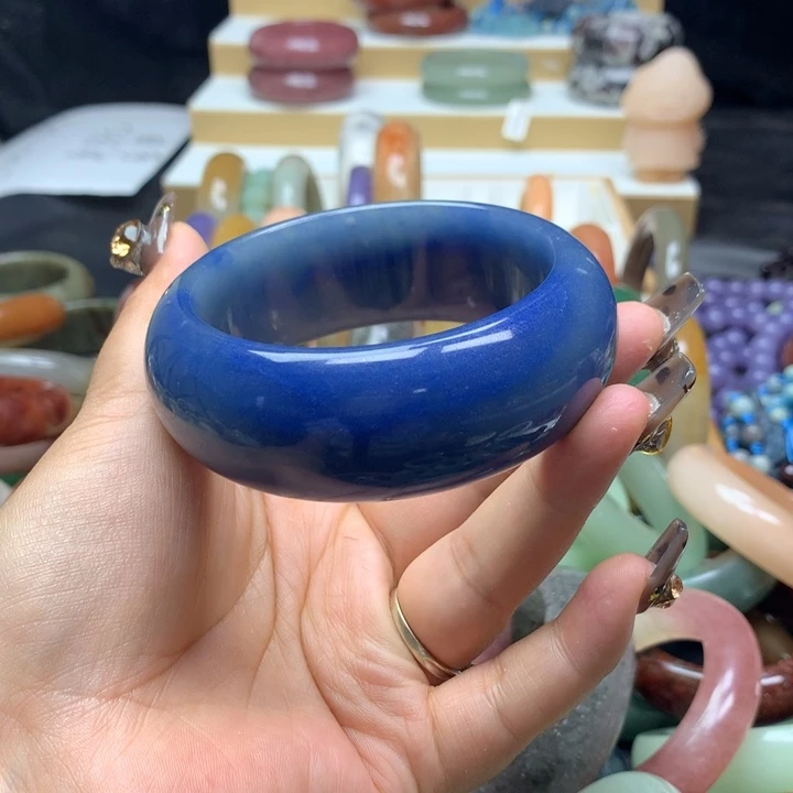 未镶嵌手镯石英质玉一**斧