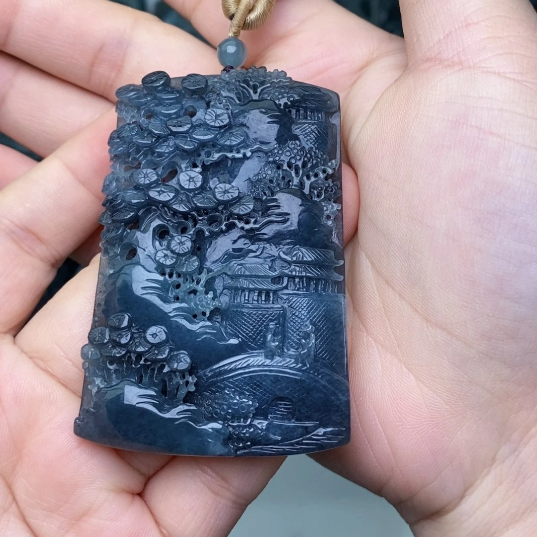 颈饰未镶嵌翡翠