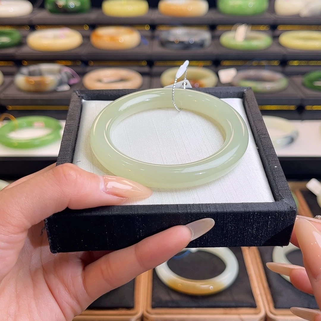 和田玉未镶嵌手镯55 56高冰葡萄肉