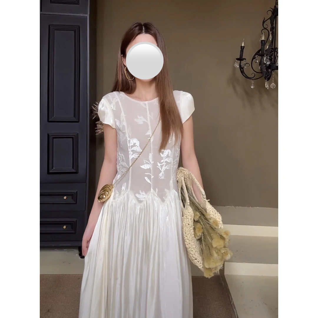 法式温柔风网纱拼接刺绣短袖连衣裙女夏季新款高级感绝美收腰长裙