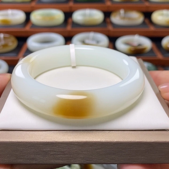 和田玉（糖玉）手镯未镶嵌55加