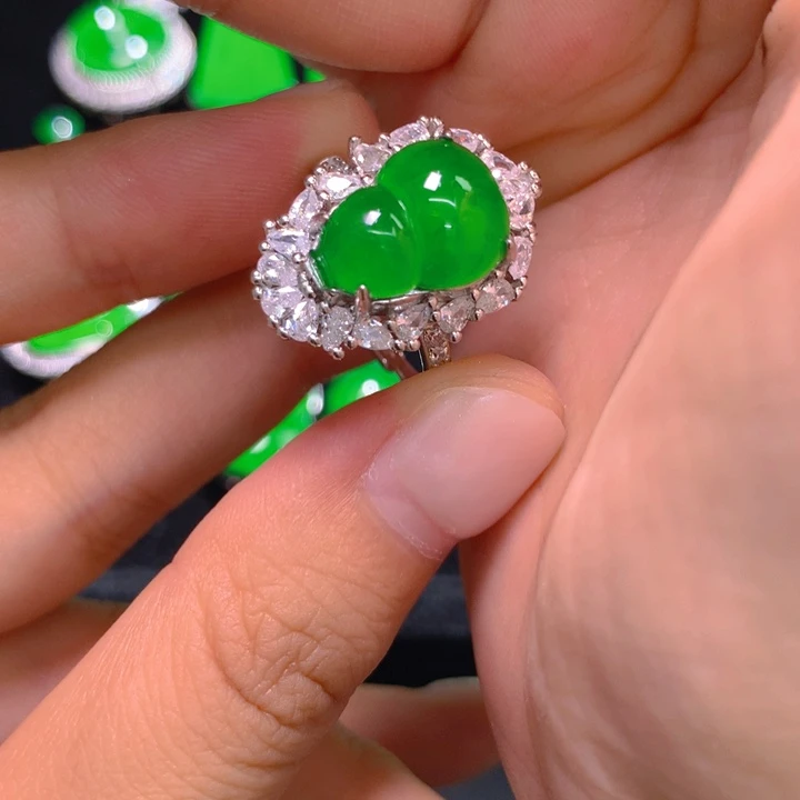 翡翠银S925镶嵌戒指一个