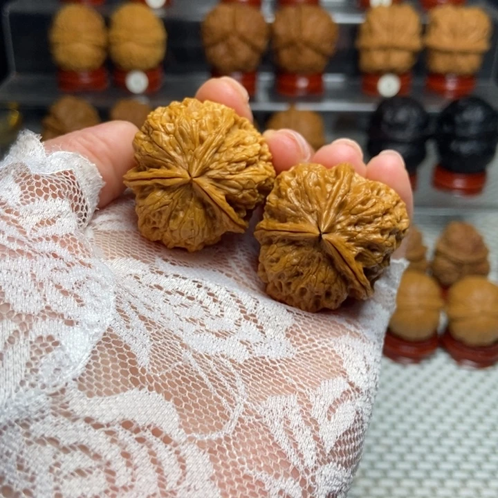 文玩核桃把件37百花三棱