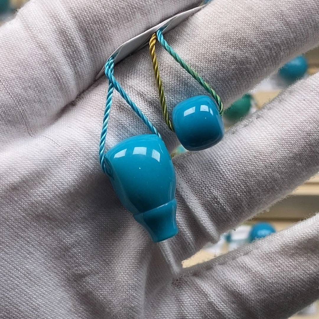 冬***绿松石未镶嵌颈饰