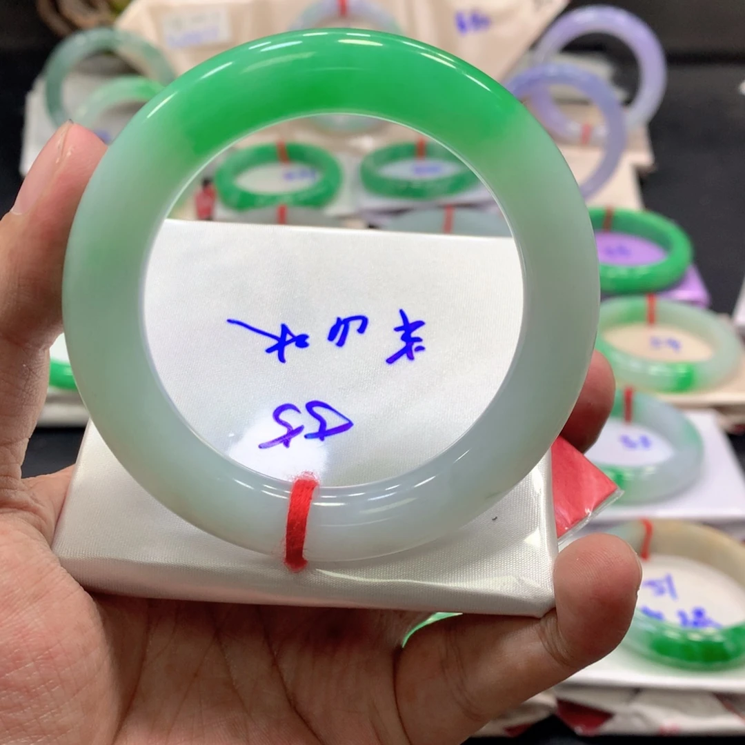 翡翠未镶嵌手镯翡翠