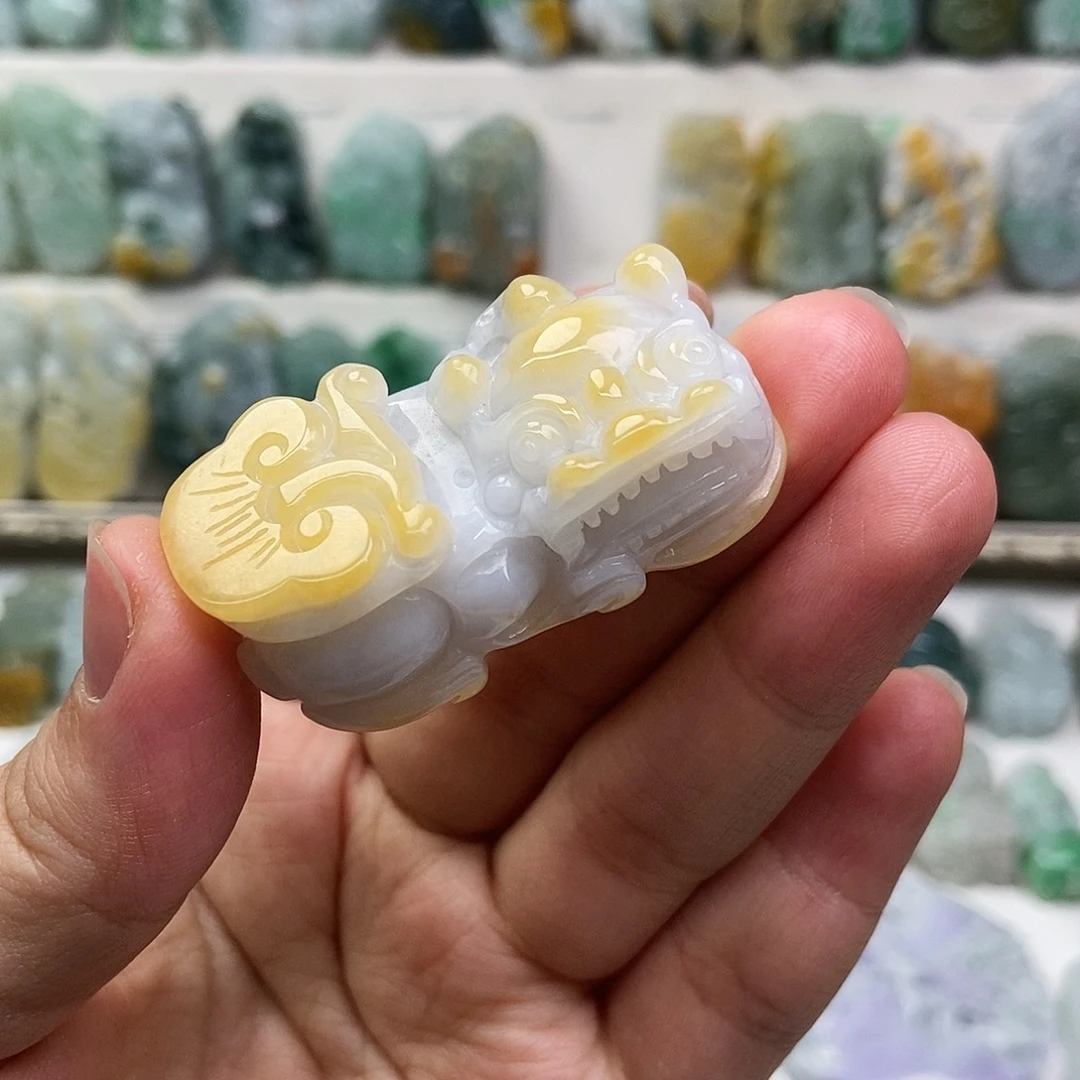 翡翠未镶嵌吊坠(赠链)