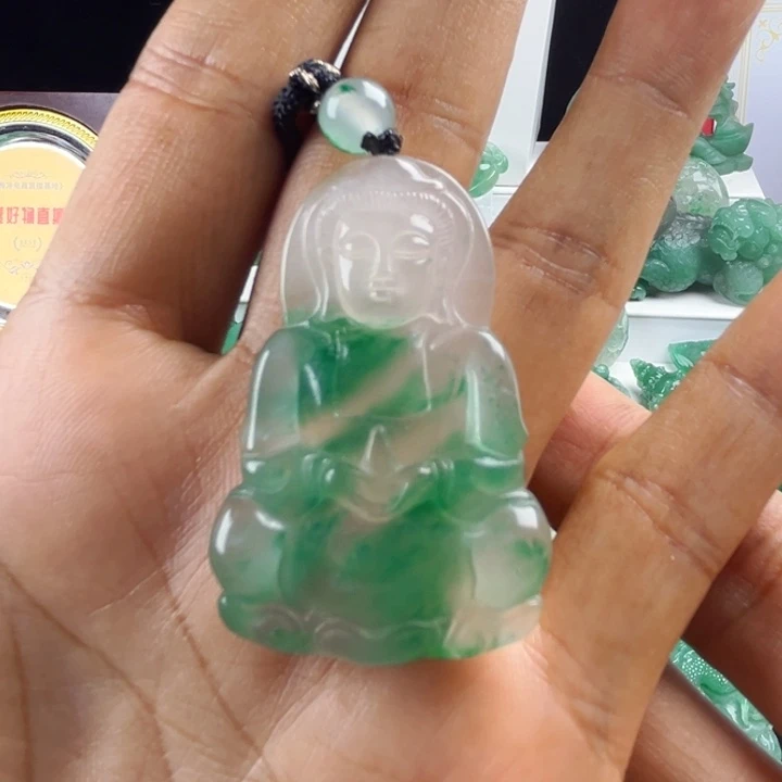 颈饰未镶嵌石英质玉