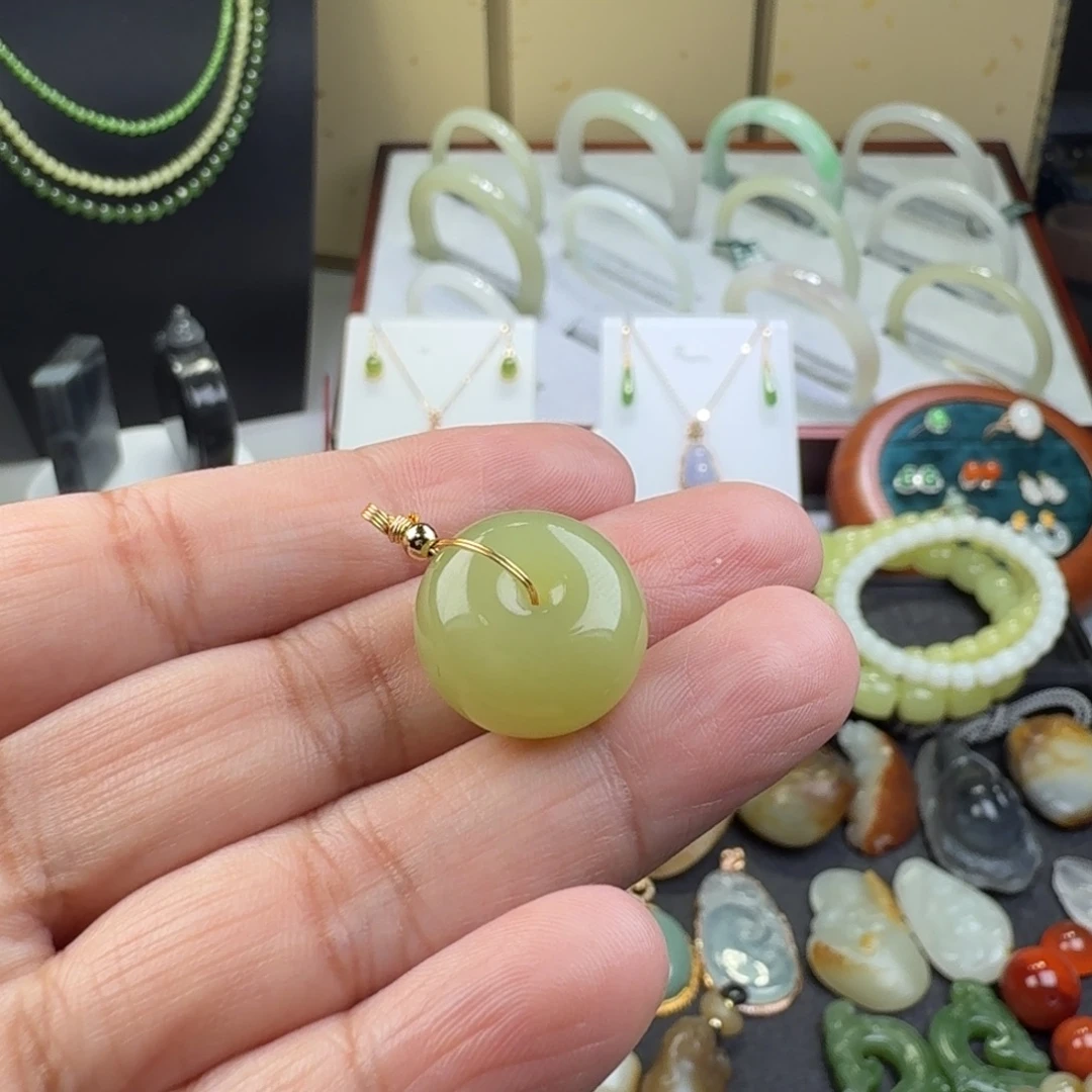 清***风颈饰未镶嵌和田玉