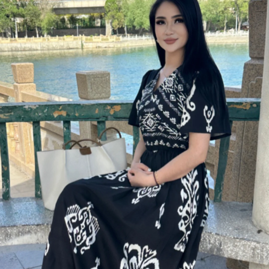 815艾特莱斯花纹休闲风连衣裙yama气质收腰女士新款连衣裙