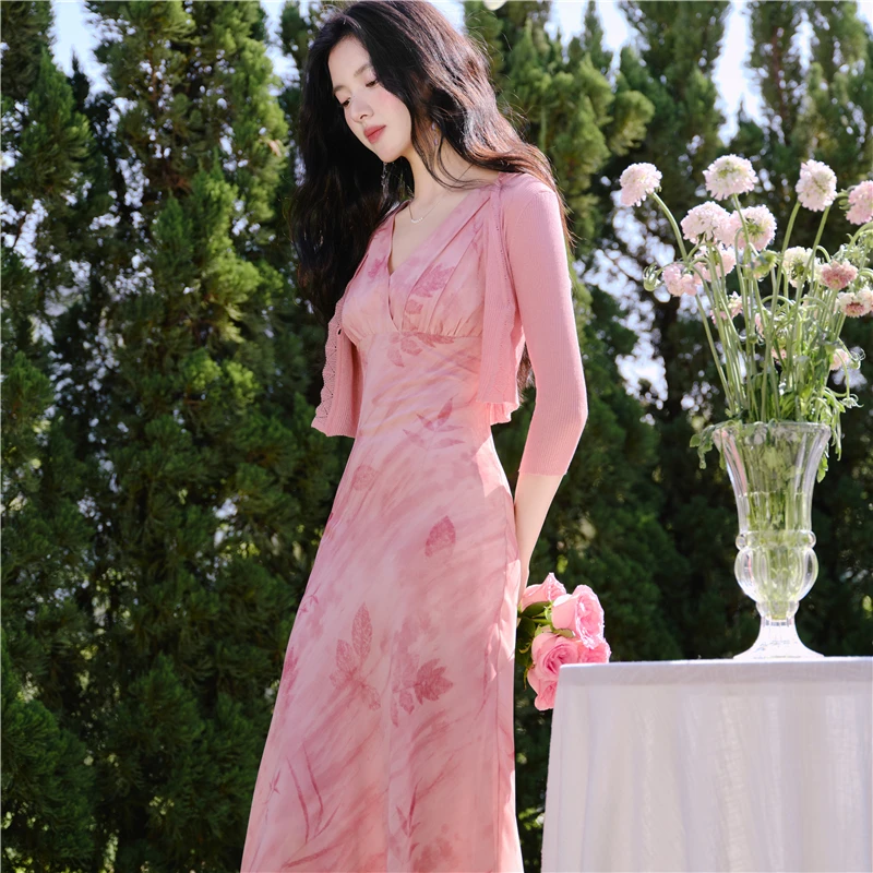 法式复古优雅显瘦气质浪漫芭乐色穿搭绝美独特漂亮少女度假连衣裙