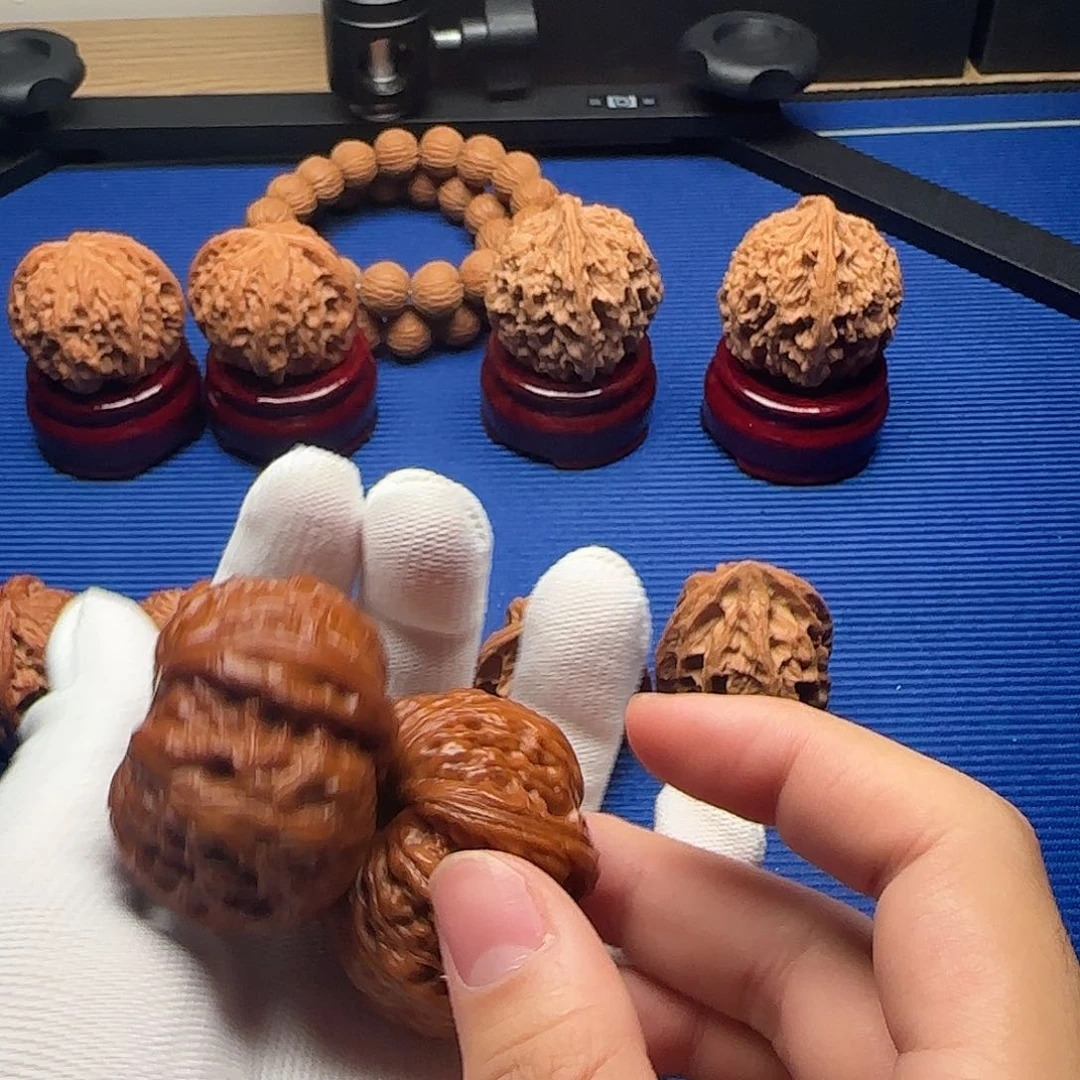 屿***鲤文玩核桃吊坠元宝