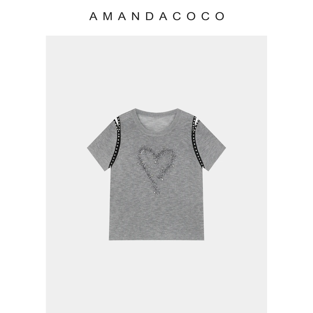 AMANDACOCO茜茜丨随性法式～薄款爱心烫钻时髦撞色露肩短袖针织衫